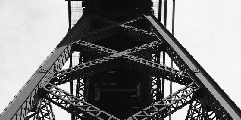 雨季行车安全攻略：汽车雨刮器更换与玻璃防水处理全解析